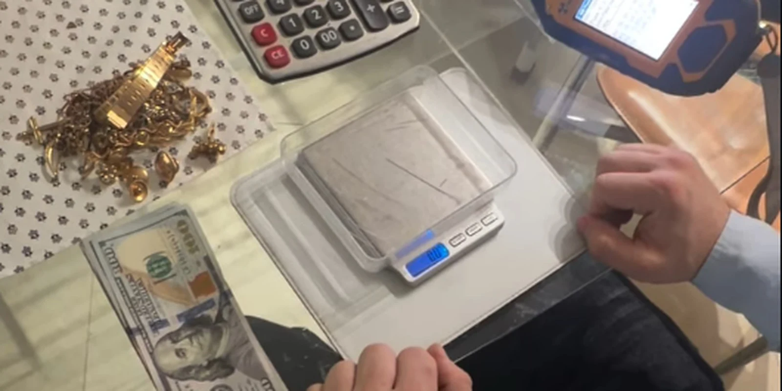 Mostrador de tasación de Aurex Jewelry